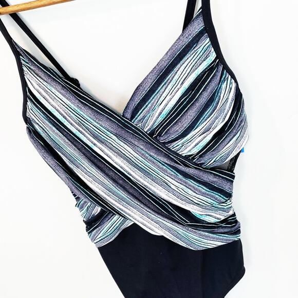 NEW Coco Reef Blue Grotto Sterling V Neck Striped Swimsuit Size 8/32 C/D - Picture 9 of 12